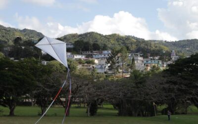 A confeccionar chiringas hoy sábado en taller gratuito en la plaza Ramón Frade de Cayey.