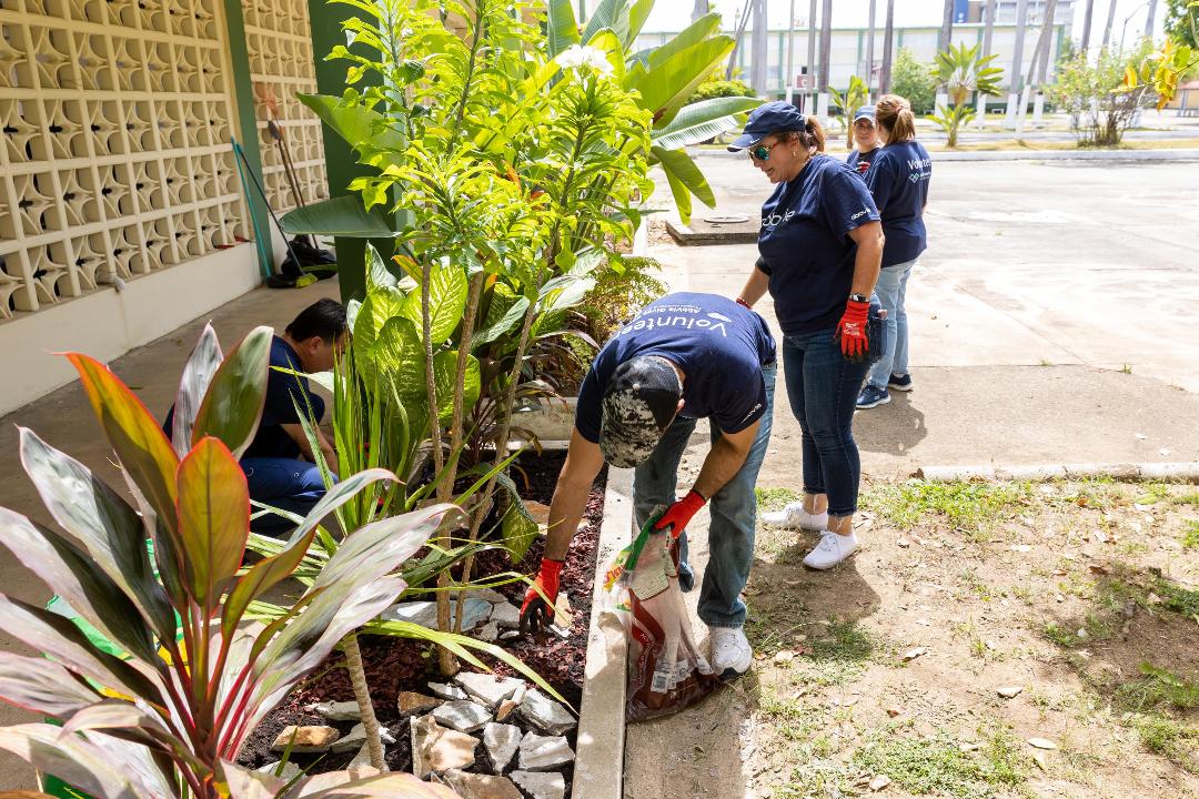 Los empleados de AbbVie Puerto Rico participan de la 8va “Semana Anual de Posibilidades” en apoyo a las comunidades locales  