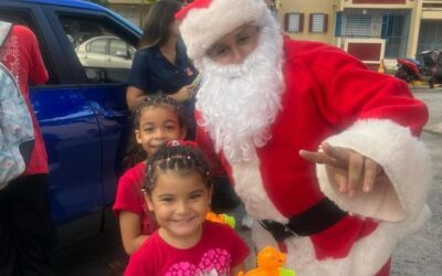 The San Juan Social Club hace entrega regalos navideños a familias vulnerables de Vimenti