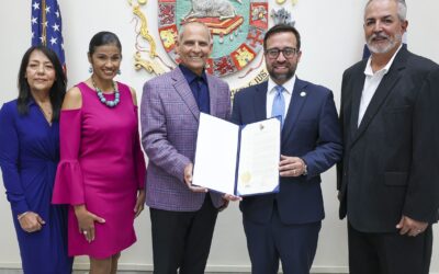 Egresados de CROEM dedican al Dr. Rafael Ramírez Rivera presidente de la Universidad Interamericana los actos del Quincuagésimo Sexto Aniversario