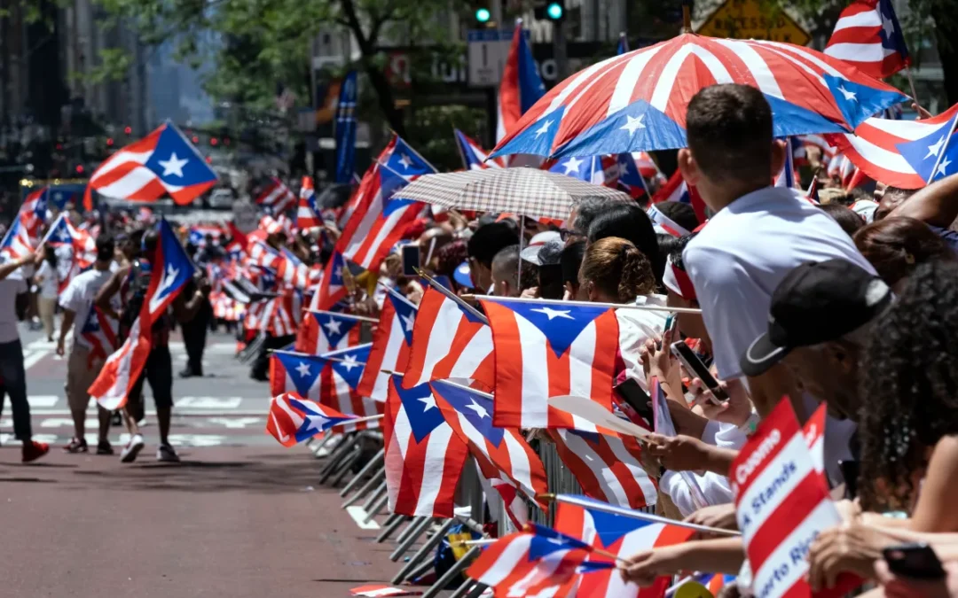 Parada puertorriqueña de Florida refuerza llamado para que boricuas y otros hispanos se registren para votar en elecciones de noviembre